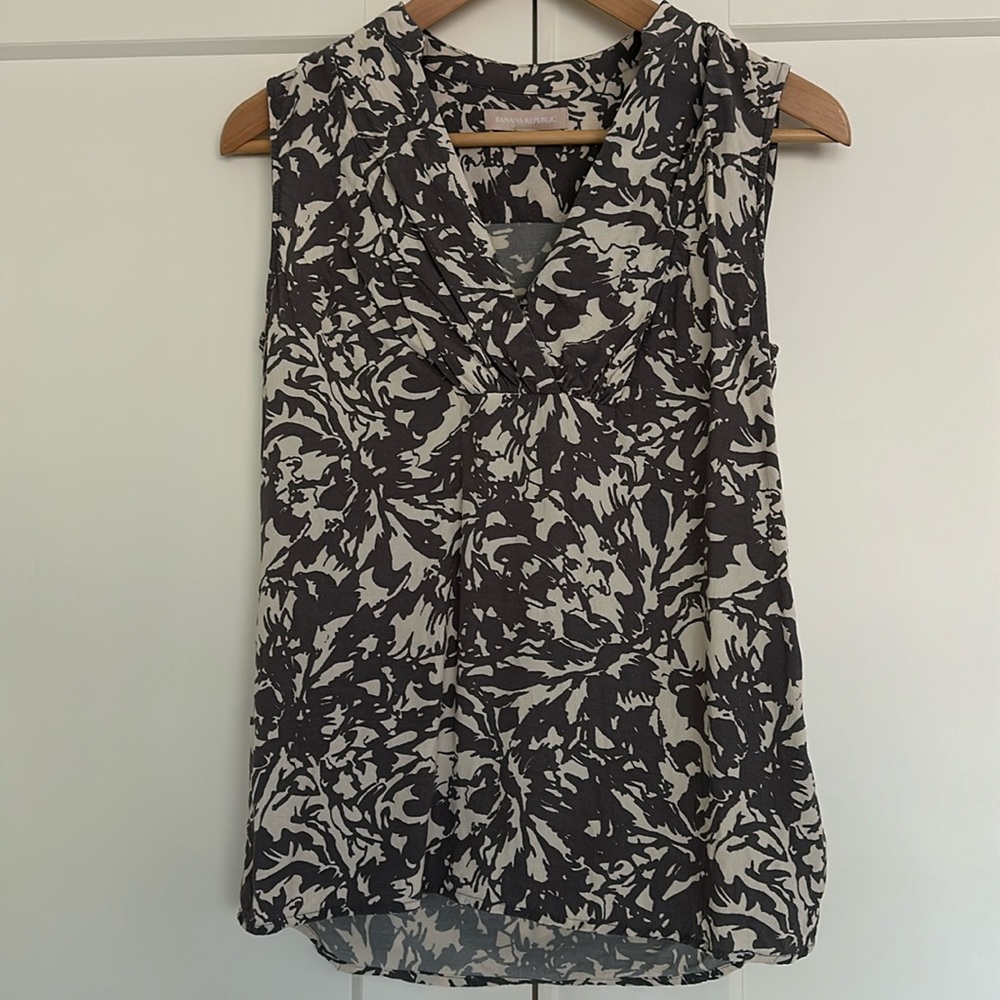 Banana Republic Sleeveless Blouse